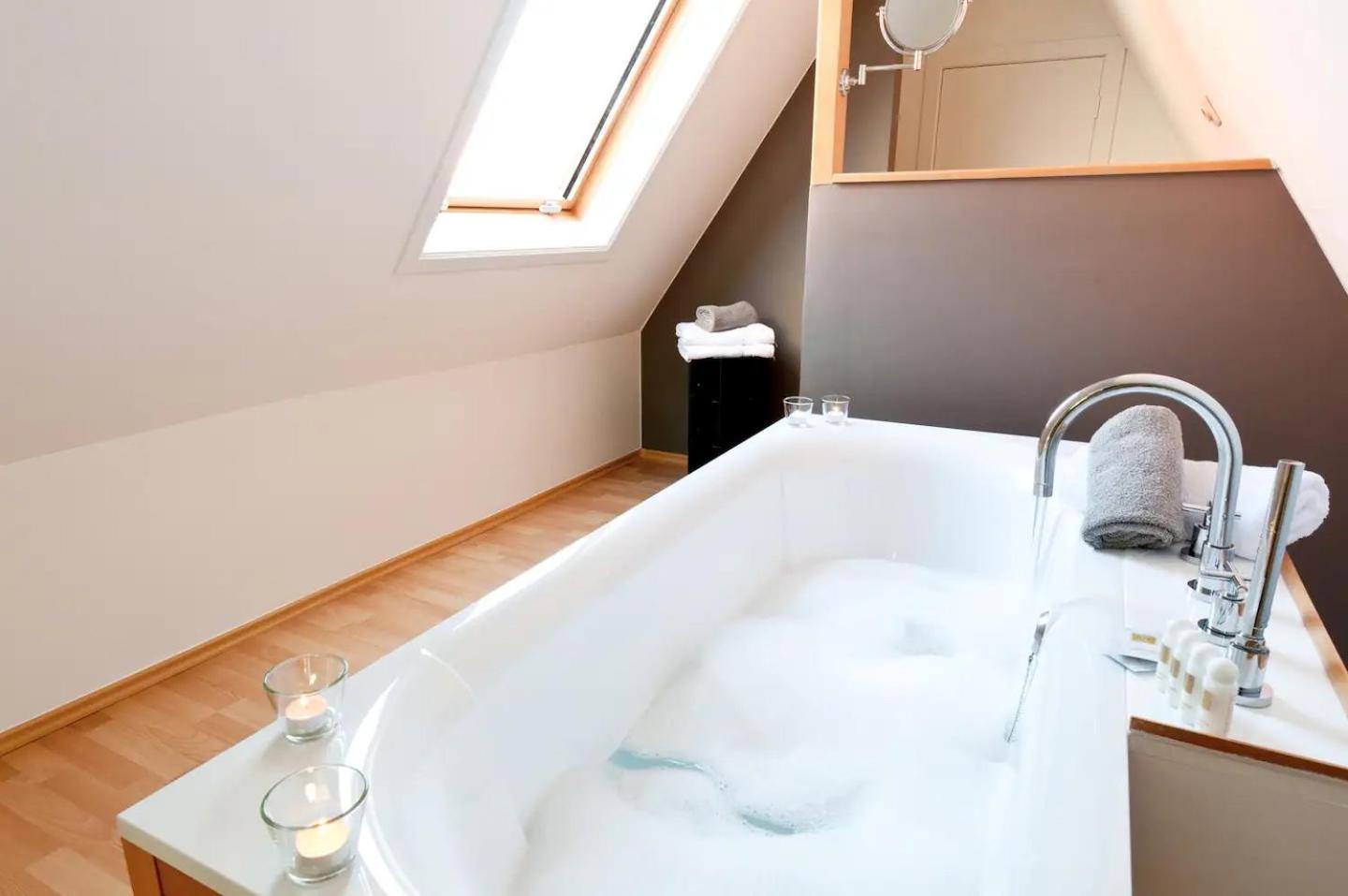 Brugse Charme Huis Met Tuin Aan Het Water 8P Bruges Exterior foto